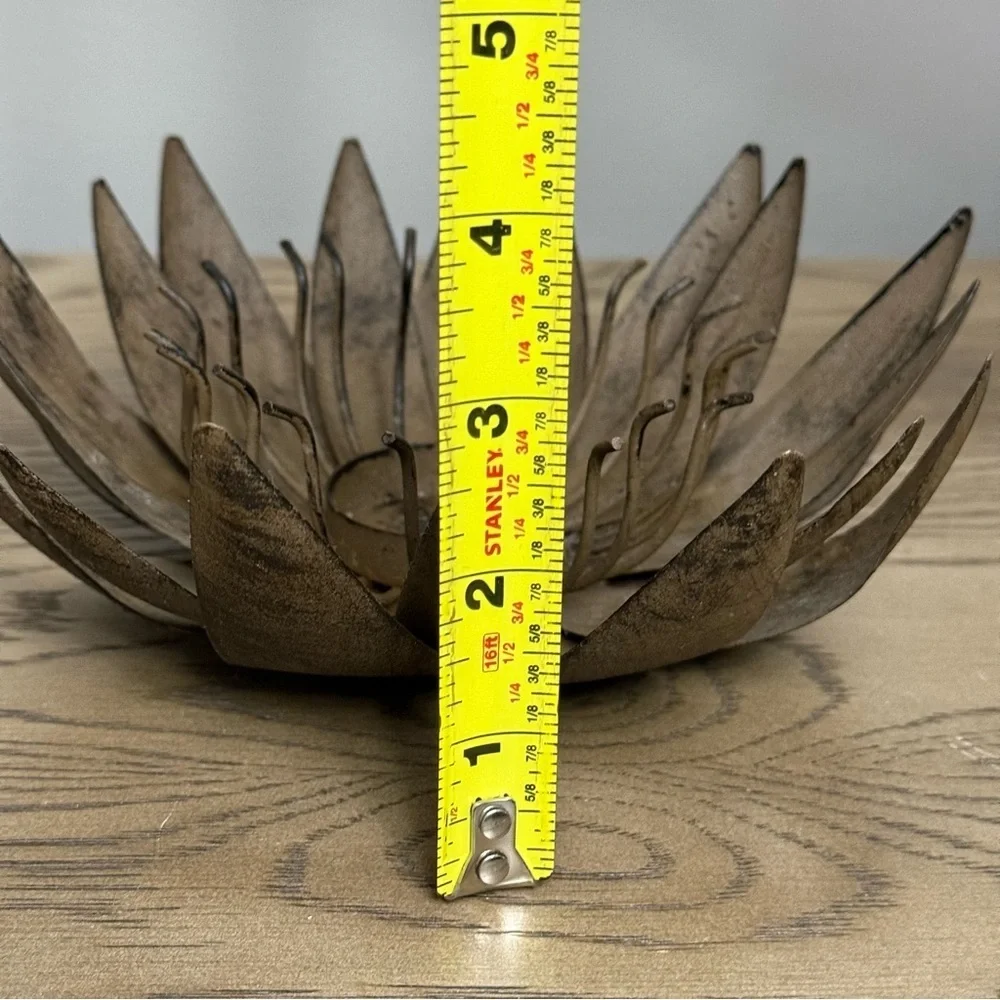 Rustic Metal Flower Decor Lotus Candle Holder